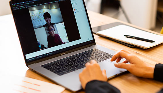 オンライン打ち合わせで移動時間の無駄がない