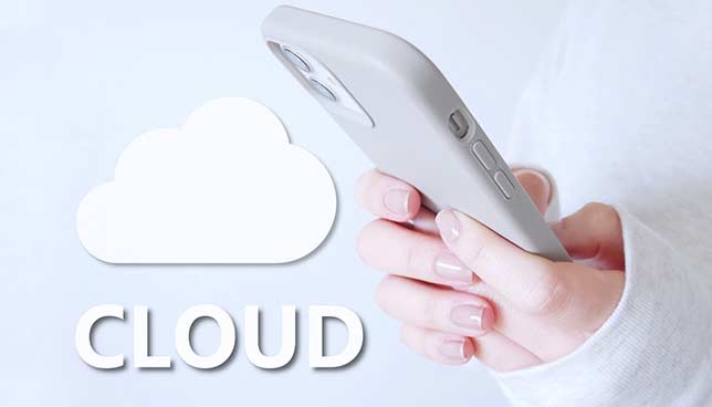 書類は専用のクラウドフォルダにUP